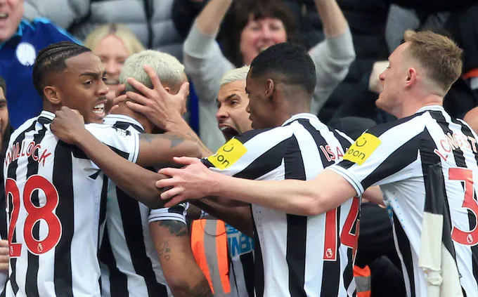 Strategic Battle Anticipated as Newcastle Host Tottenham in Premier League Showdown